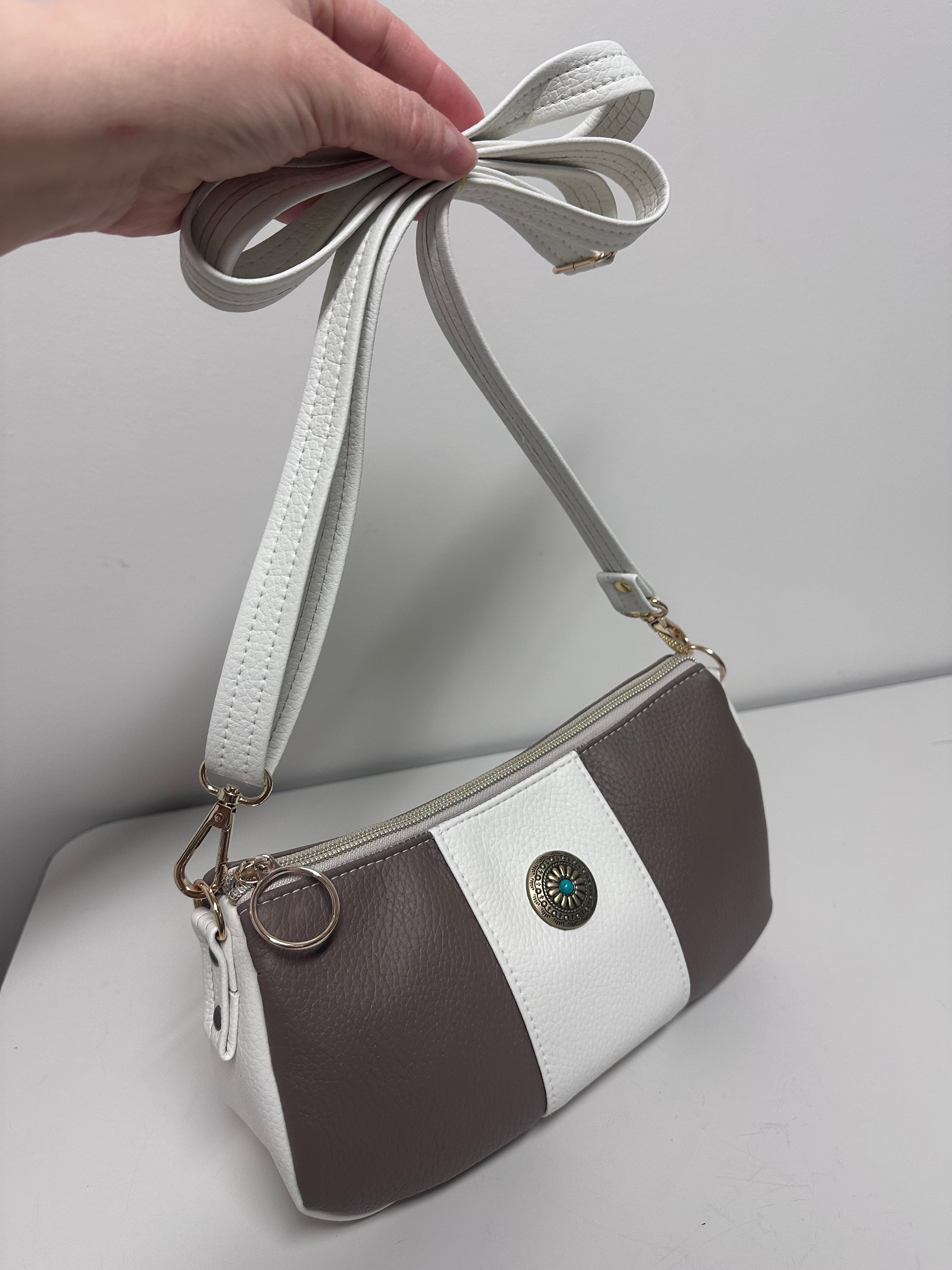 Faux Leather Crossbody Bag – Compact Everyday Shoulder Bag with Adjustable Strap