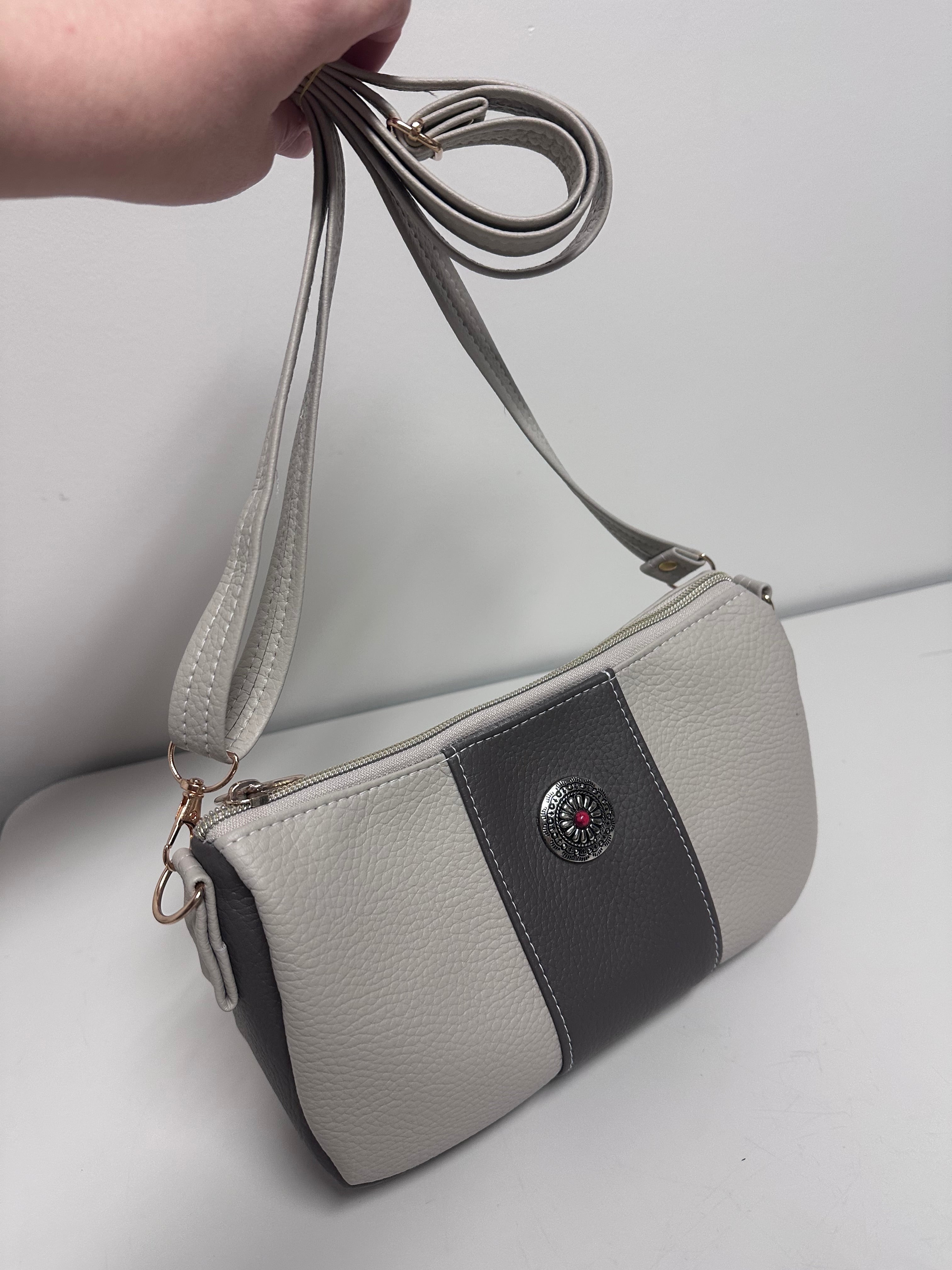 Faux Leather Crossbody Bag – Compact Everyday Shoulder Bag with Adjustable Strap