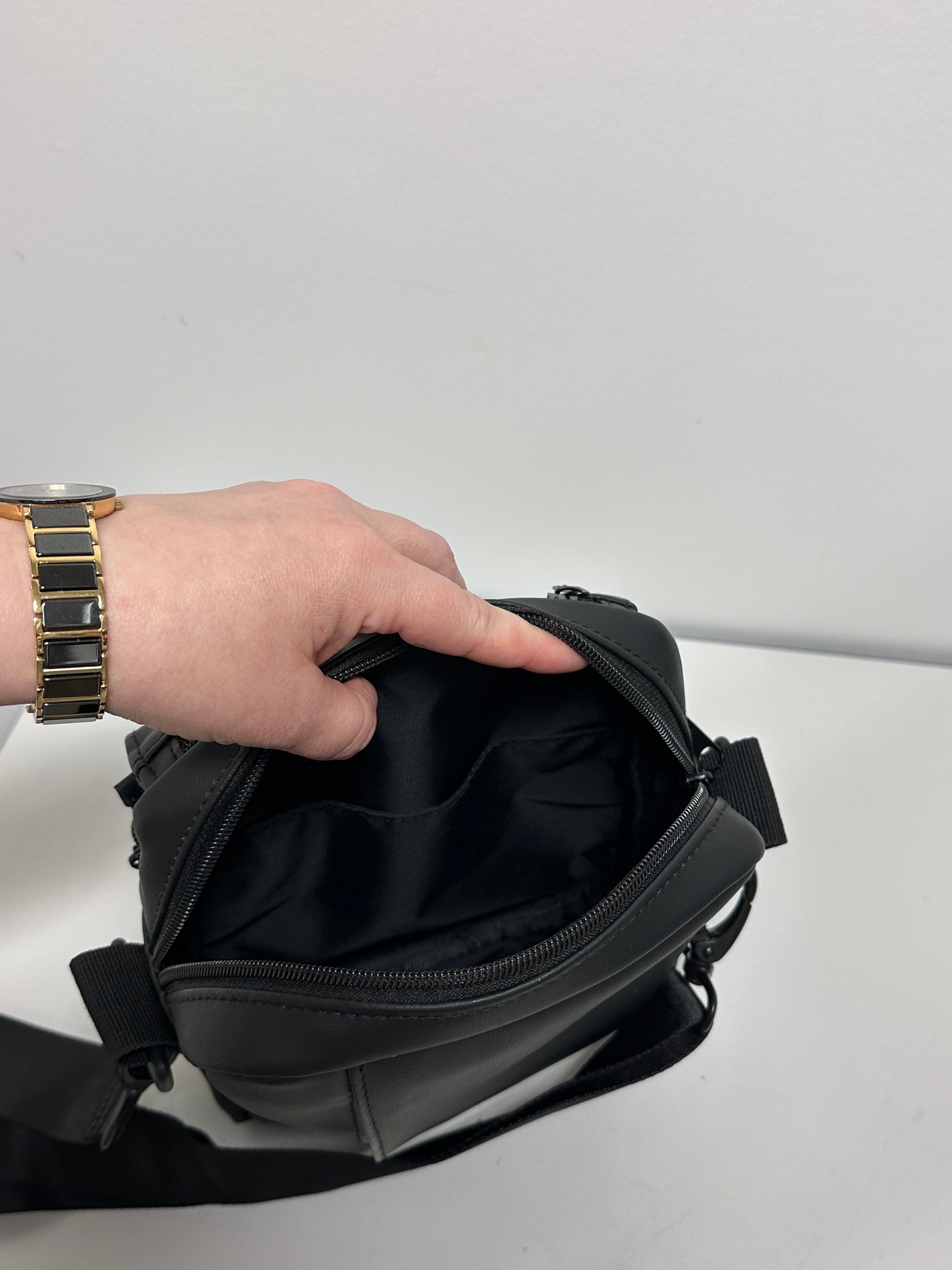 Men’s Carry All Crossbody Bag – Faux Leather