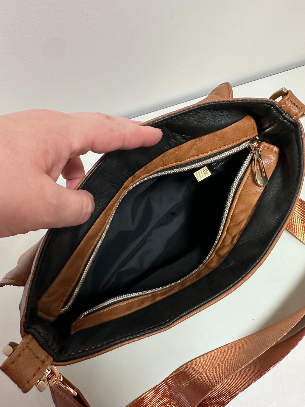 Real Leather Classic Flap Bag – Elegant Everyday Crossbody