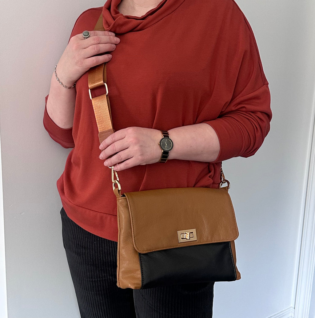 Real Leather Classic Flap Bag – Elegant Everyday Crossbody