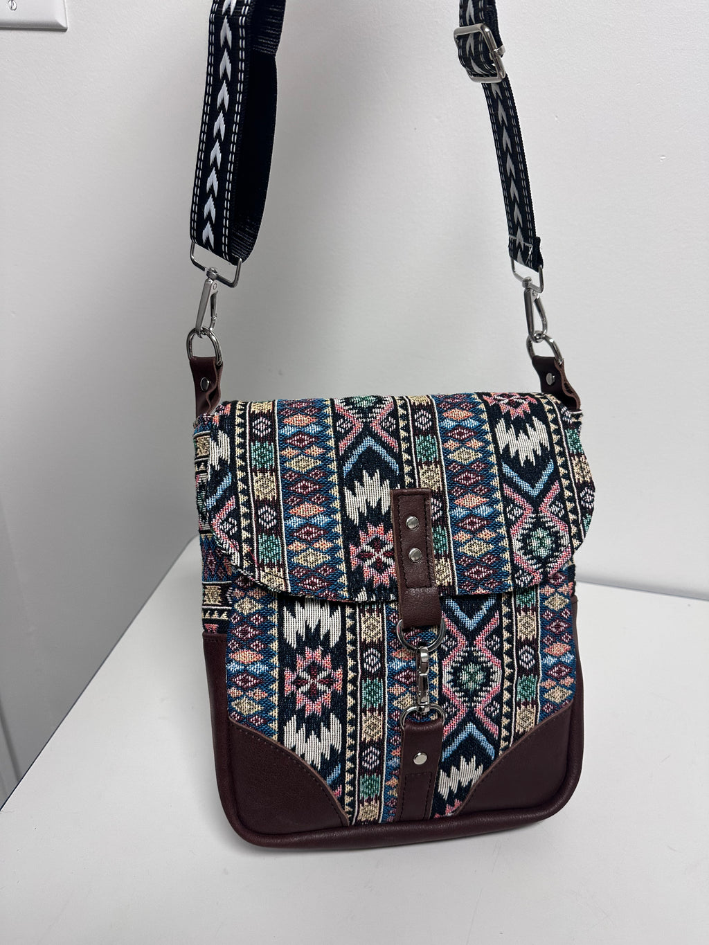 Boho Foldover Crossbody Bag – Tribal Tapestry & Leather