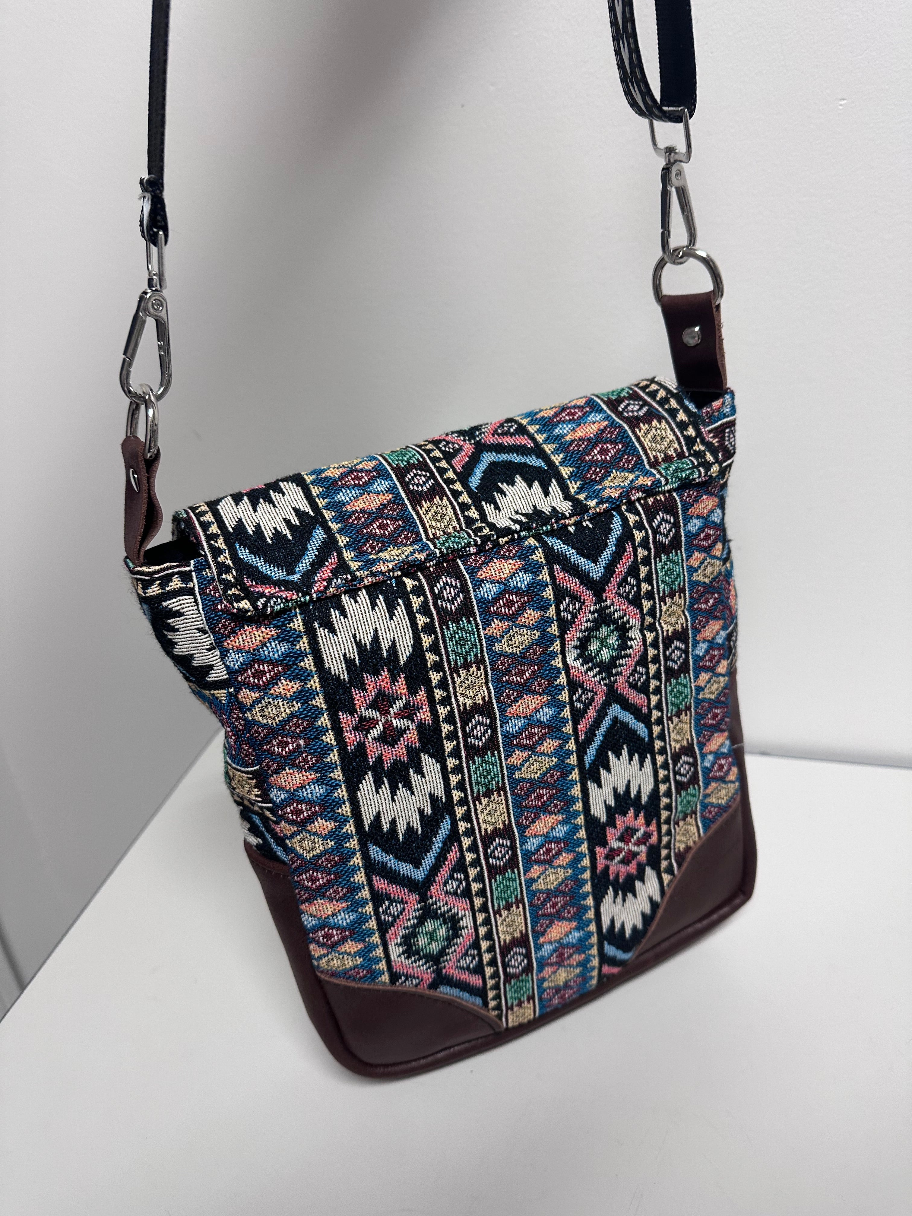 Boho Foldover Crossbody Bag – Tribal Tapestry & Leather