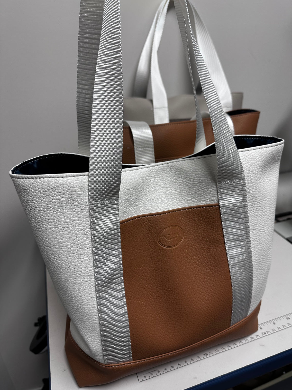 Everyday Tote – Simple, Stylish & Practical