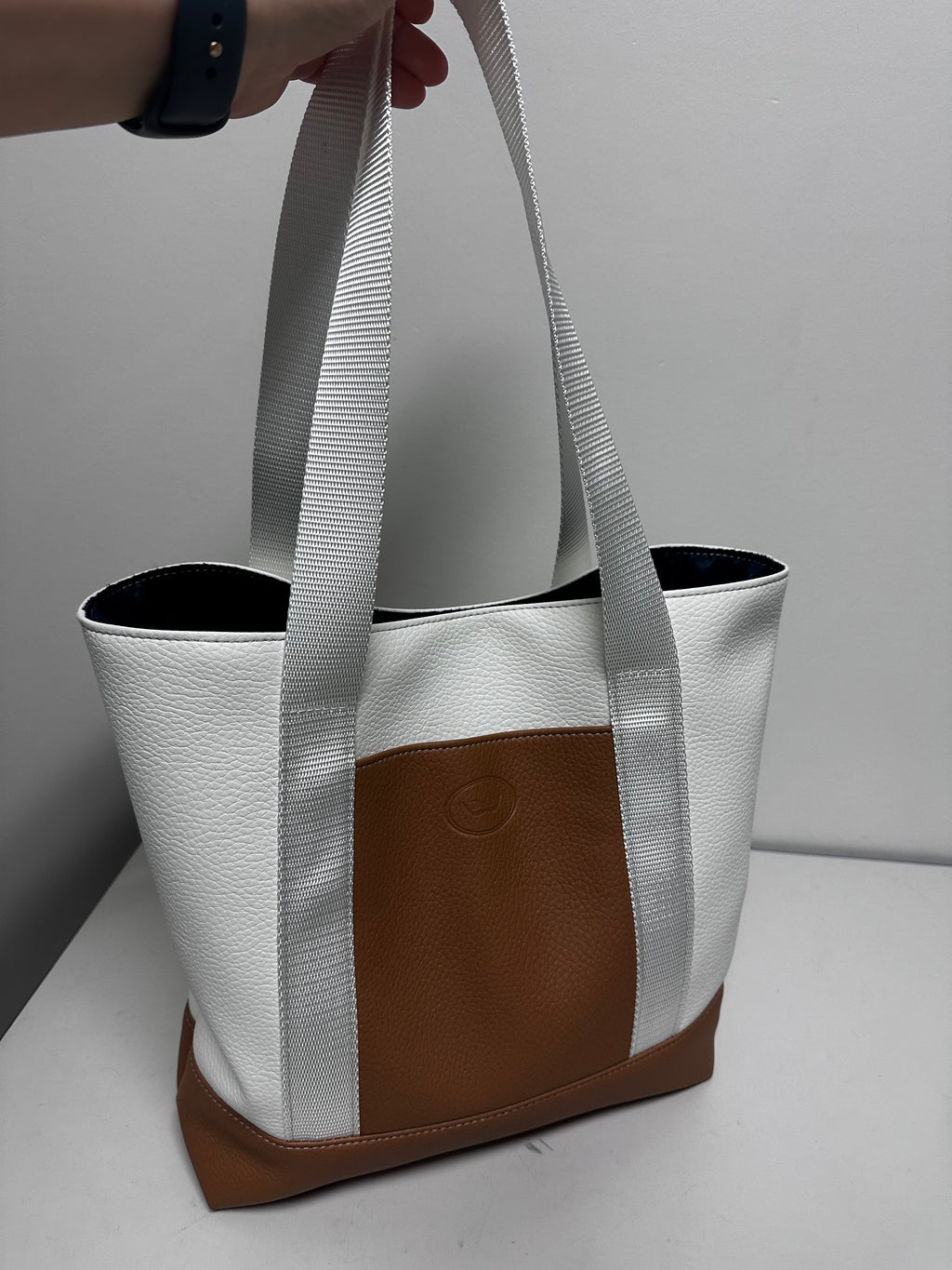 Everyday Tote – Simple, Stylish & Practical