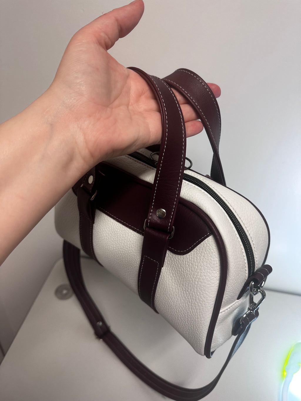 Bordeaux Retro Convertible Handbag - White & Burgundy