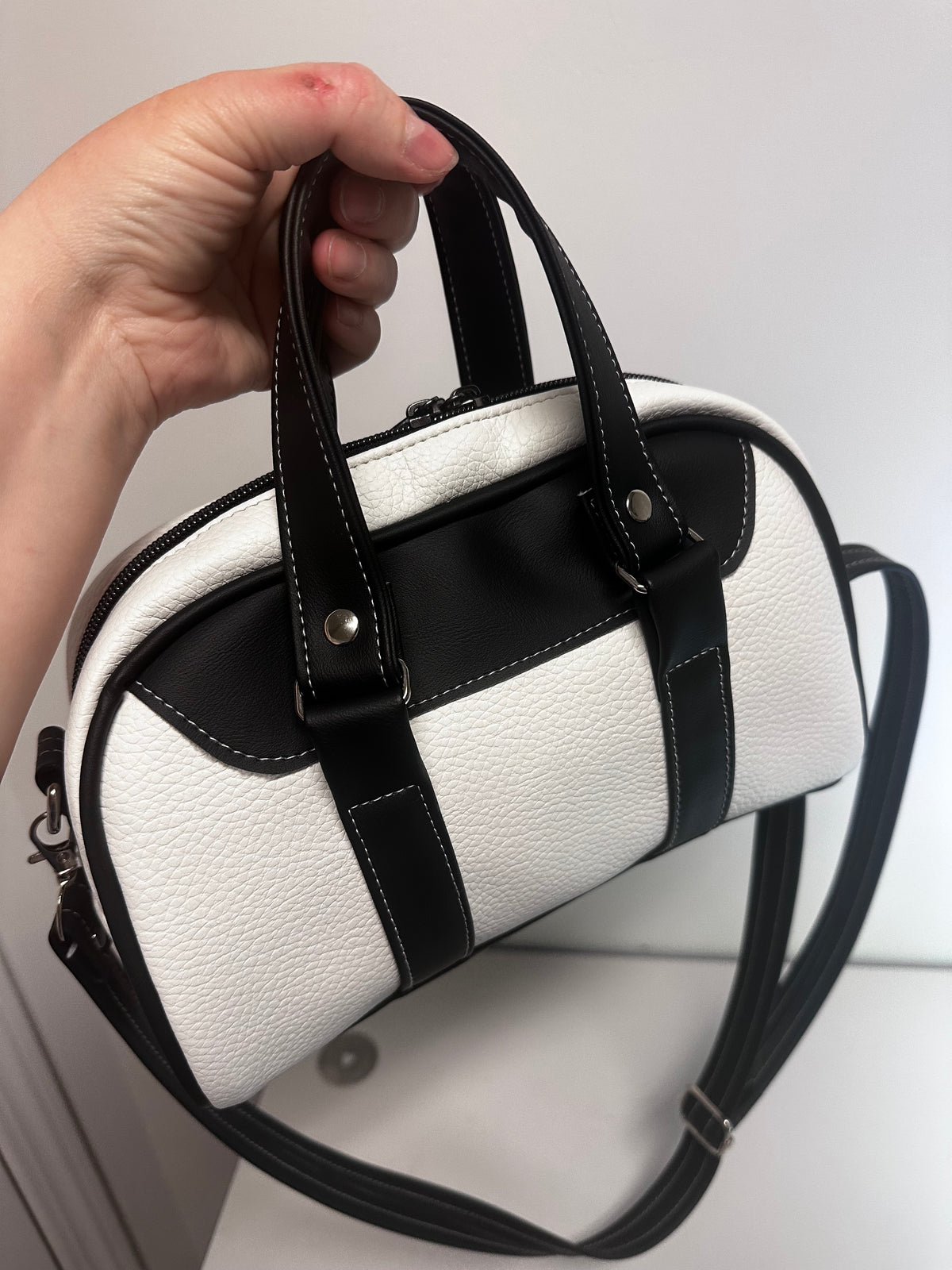 Bordeaux Retro Convertible Handbag - White & Burgundy