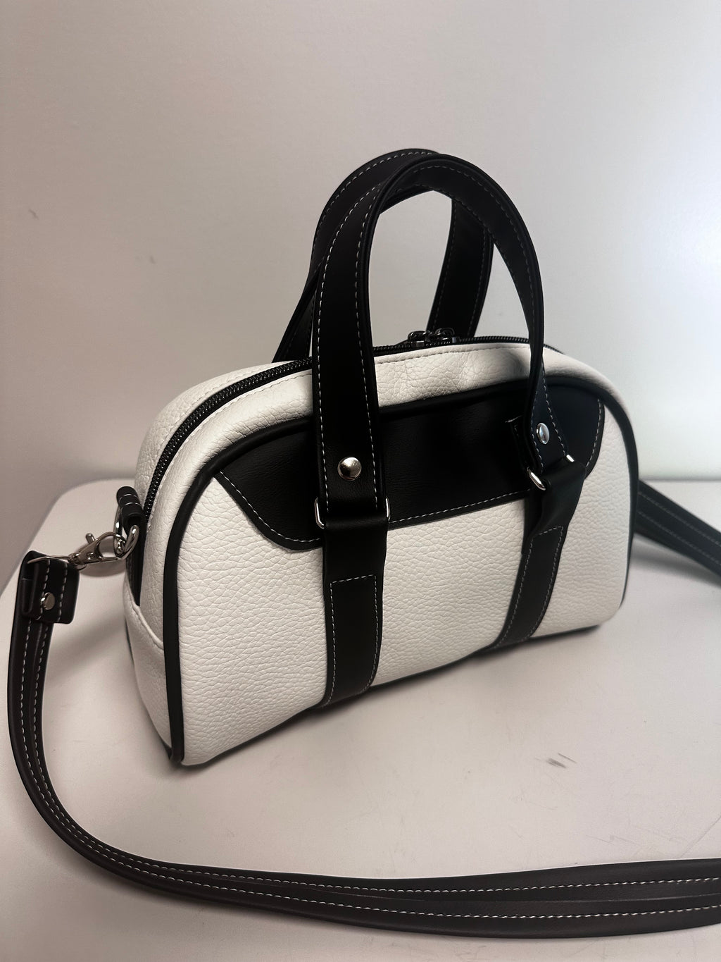 Bordeaux Retro Convertible Handbag - White & Burgundy