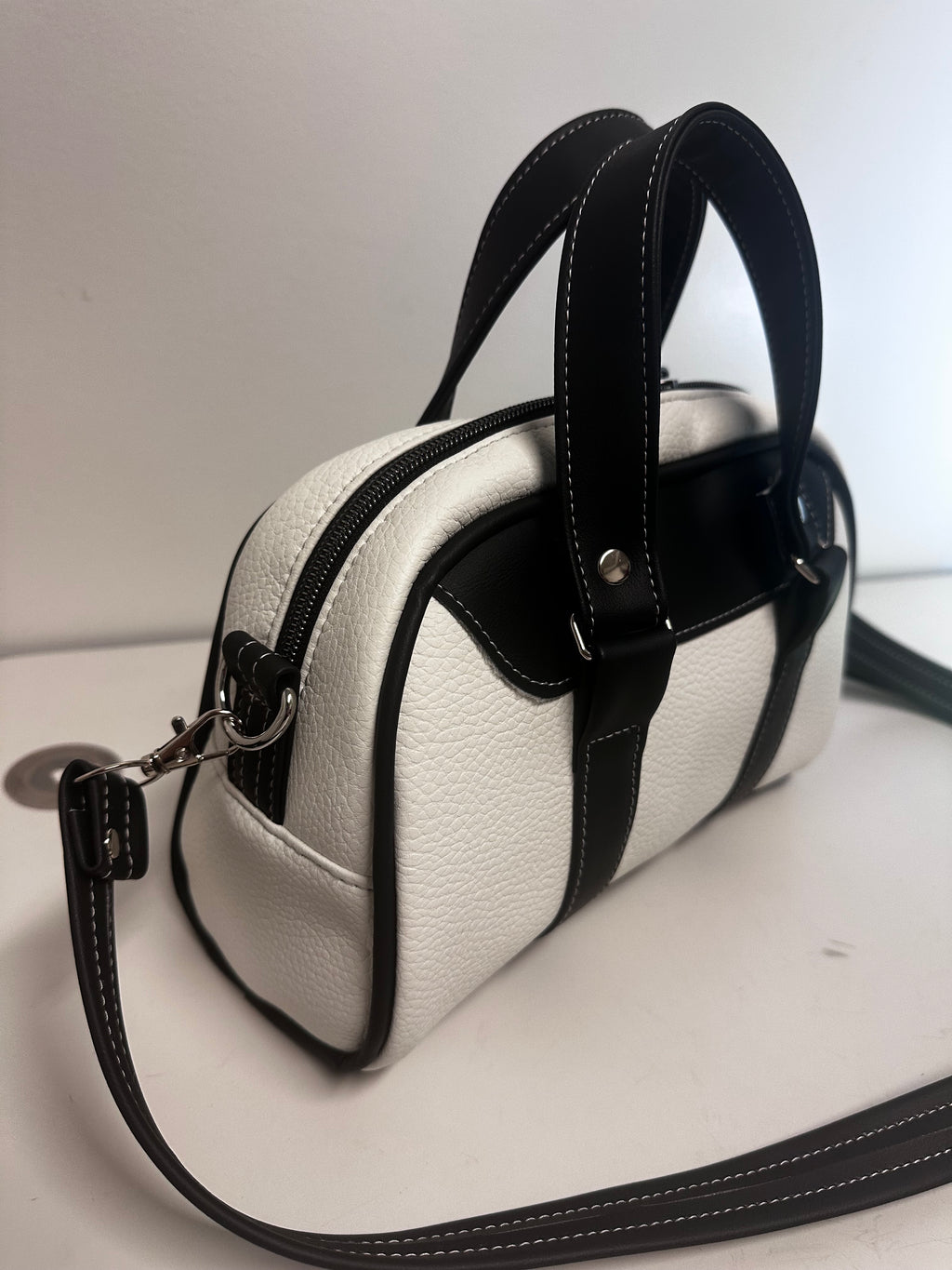 Bordeaux Retro Convertible Handbag - White & Burgundy