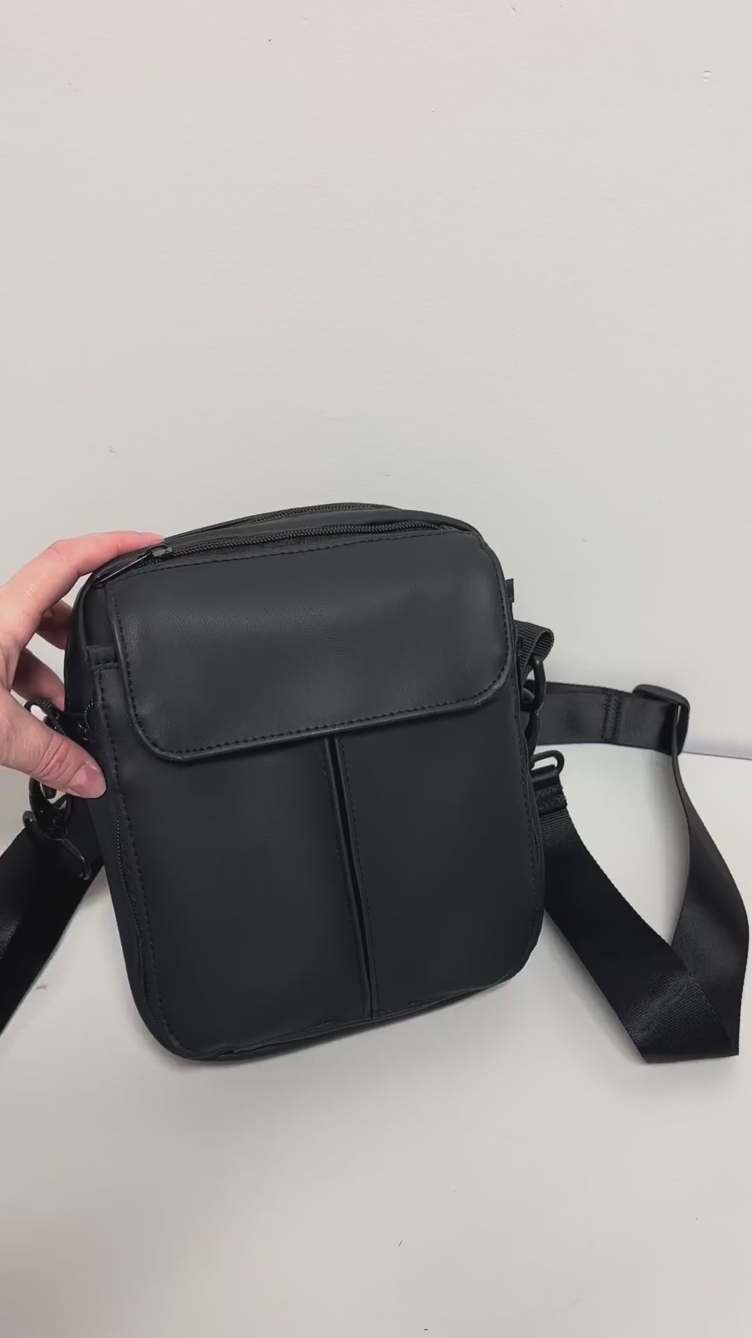 Men’s Carry All Crossbody Bag – Faux Leather
