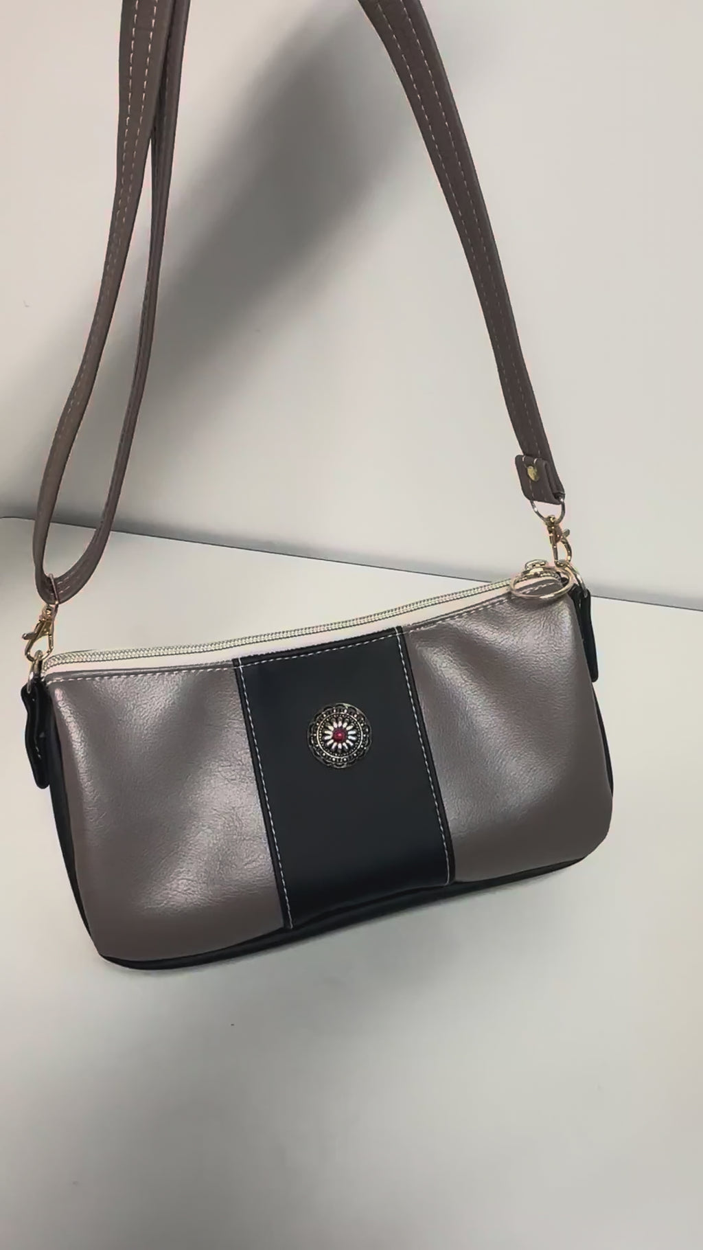 Faux Leather Crossbody Bag – Compact Everyday Shoulder Bag with Adjustable Strap
